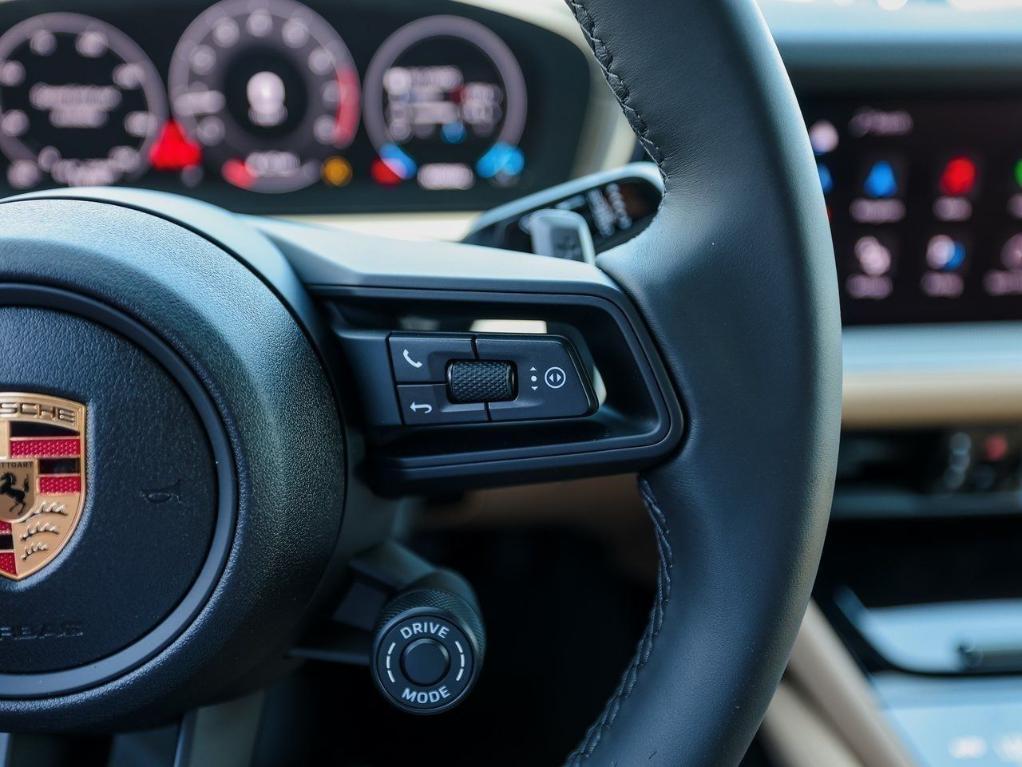 new 2025 Porsche Cayenne car