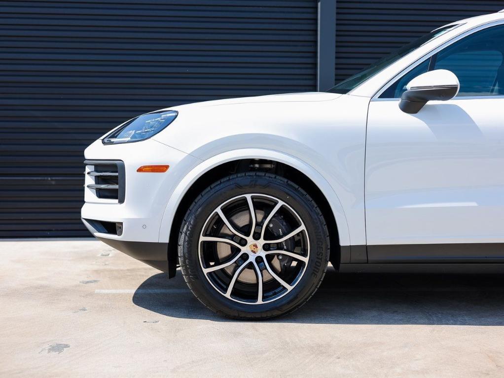new 2025 Porsche Cayenne car