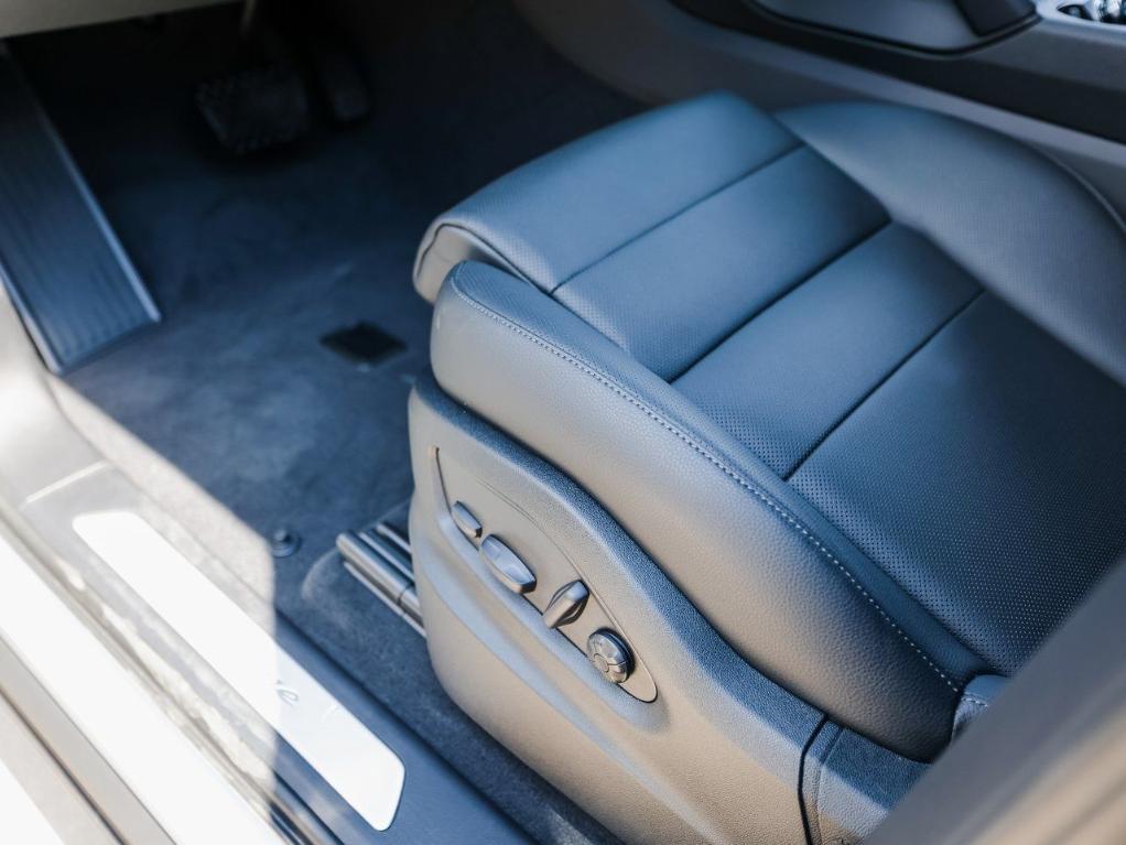 new 2025 Porsche Cayenne car