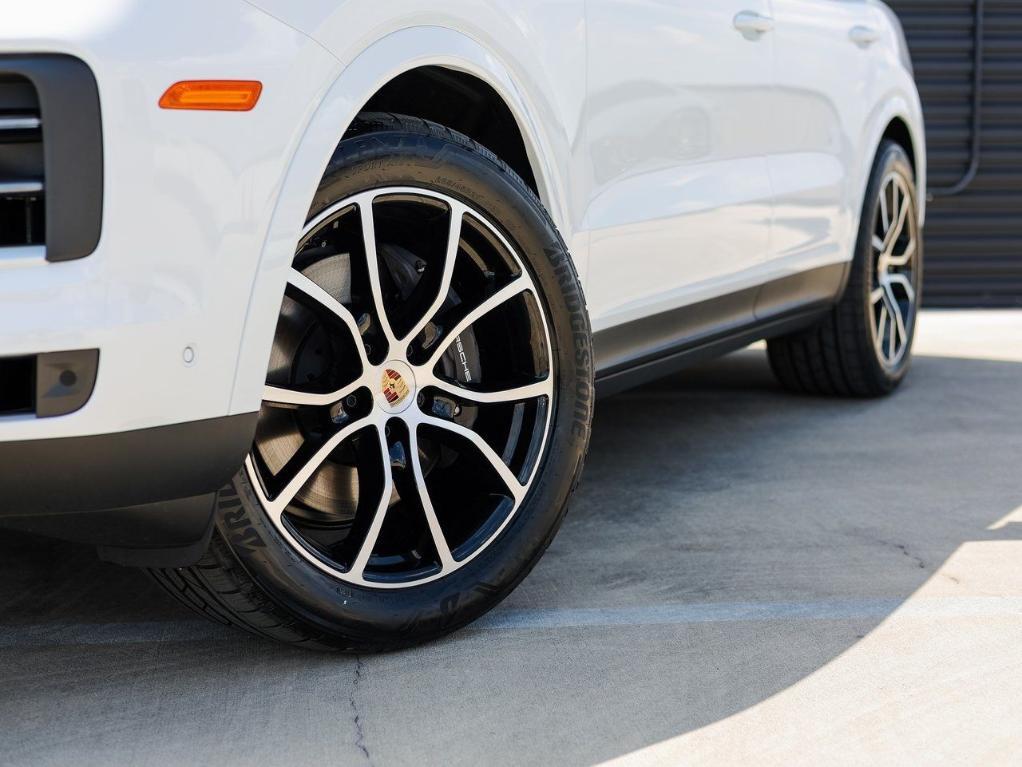 new 2025 Porsche Cayenne car