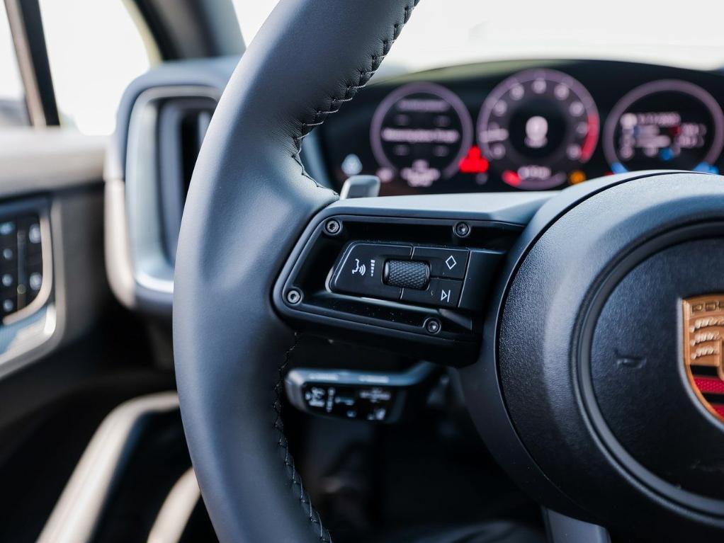 new 2025 Porsche Cayenne car