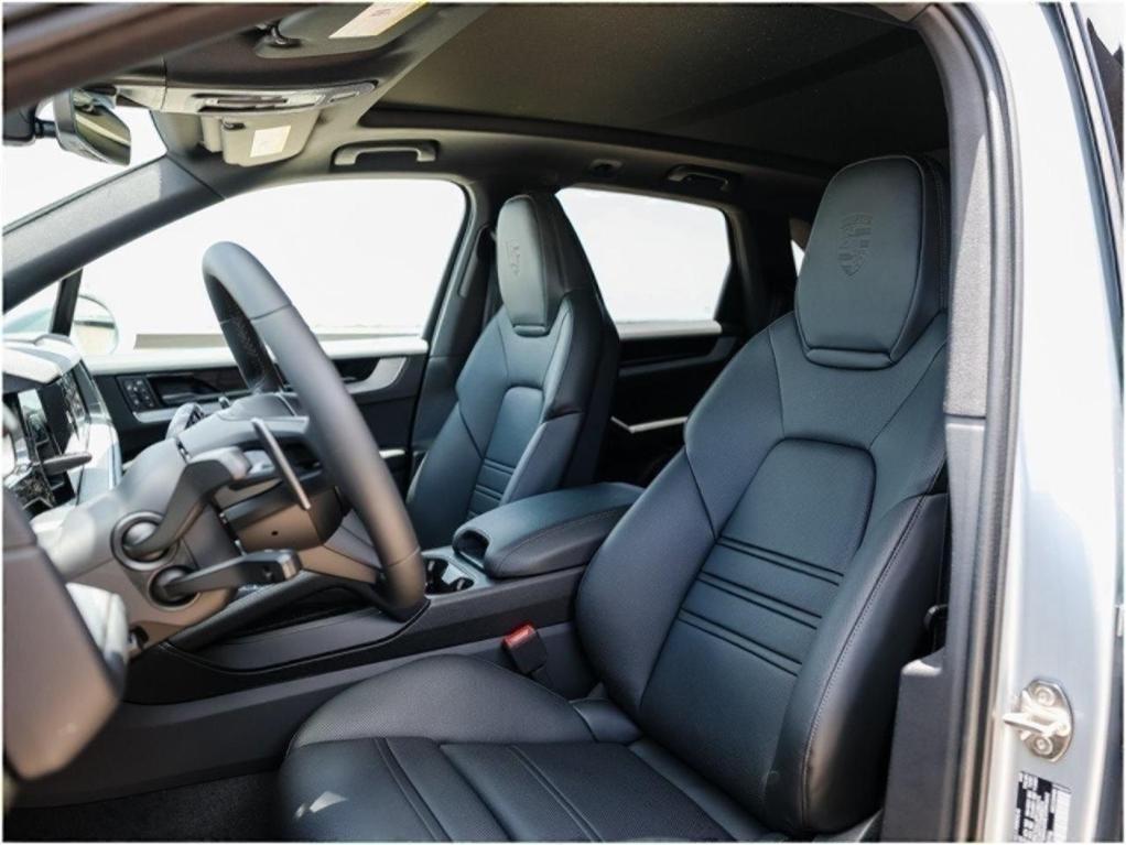 new 2025 Porsche Cayenne car