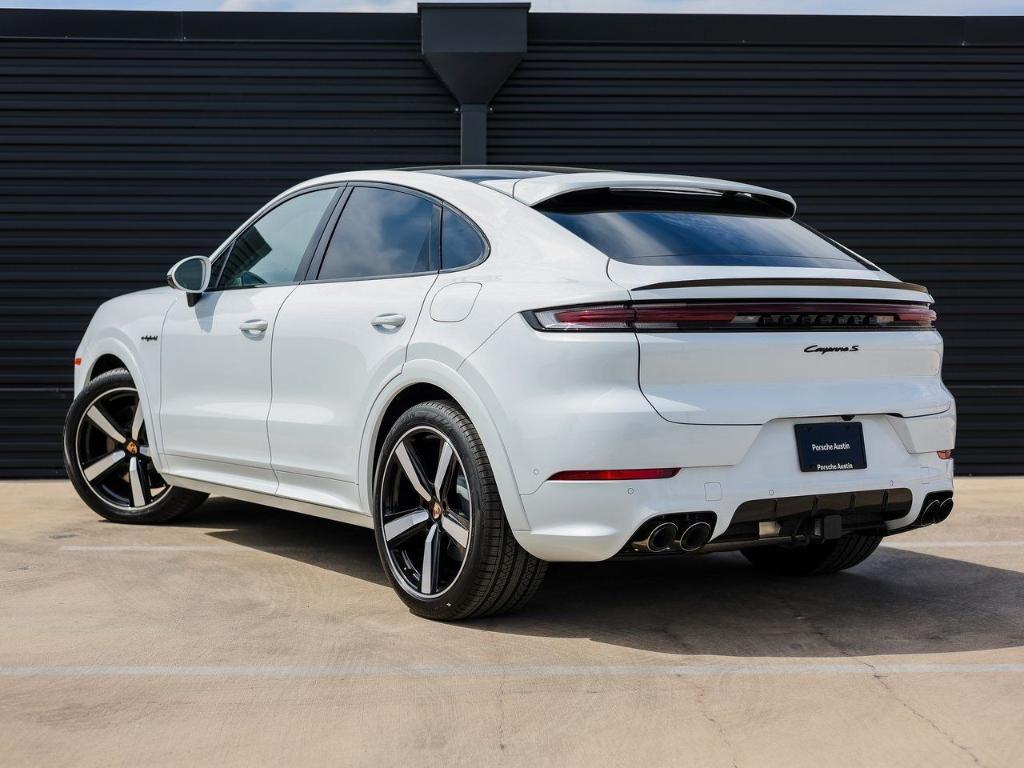 new 2025 Porsche Cayenne car