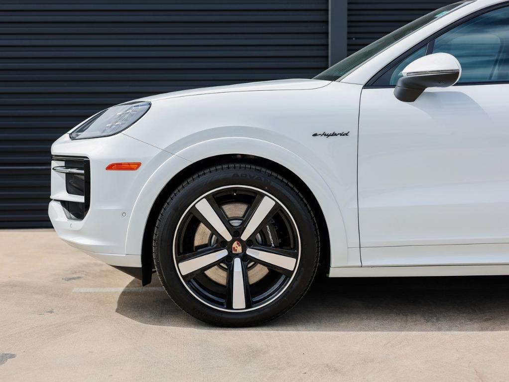 new 2025 Porsche Cayenne car