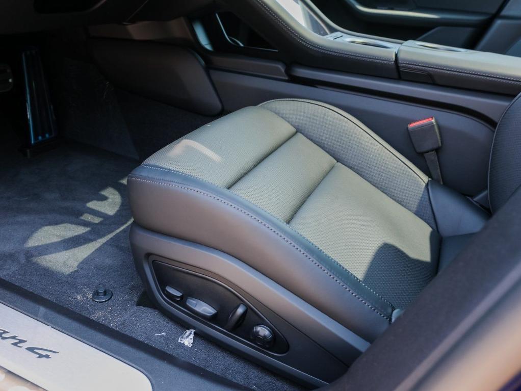 new 2025 Porsche Taycan car