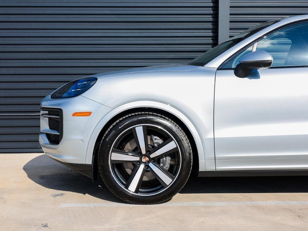 new 2025 Porsche Cayenne car