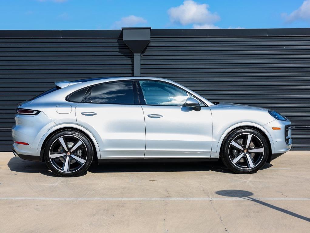 new 2025 Porsche Cayenne car