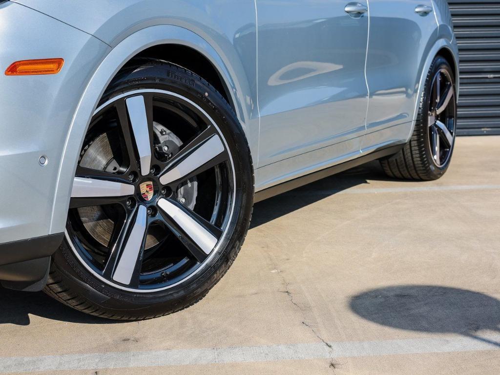 new 2025 Porsche Cayenne car