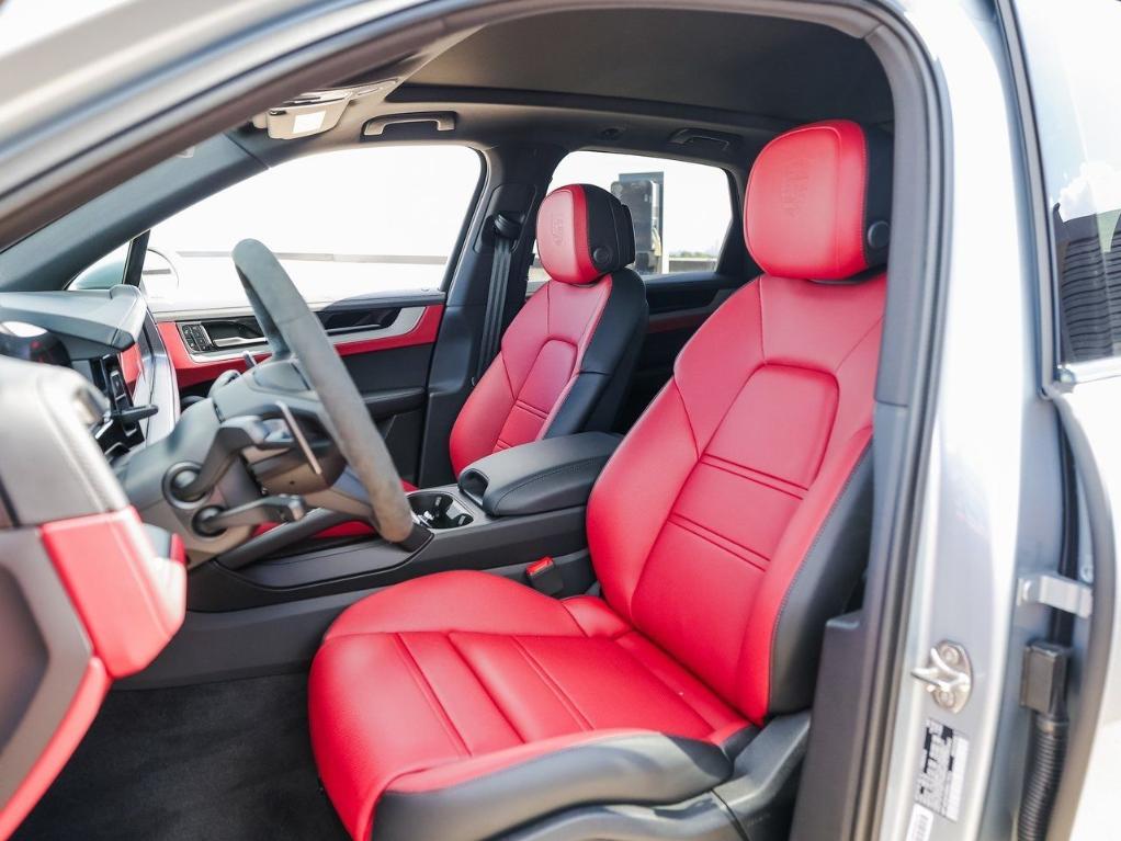 new 2025 Porsche Cayenne car