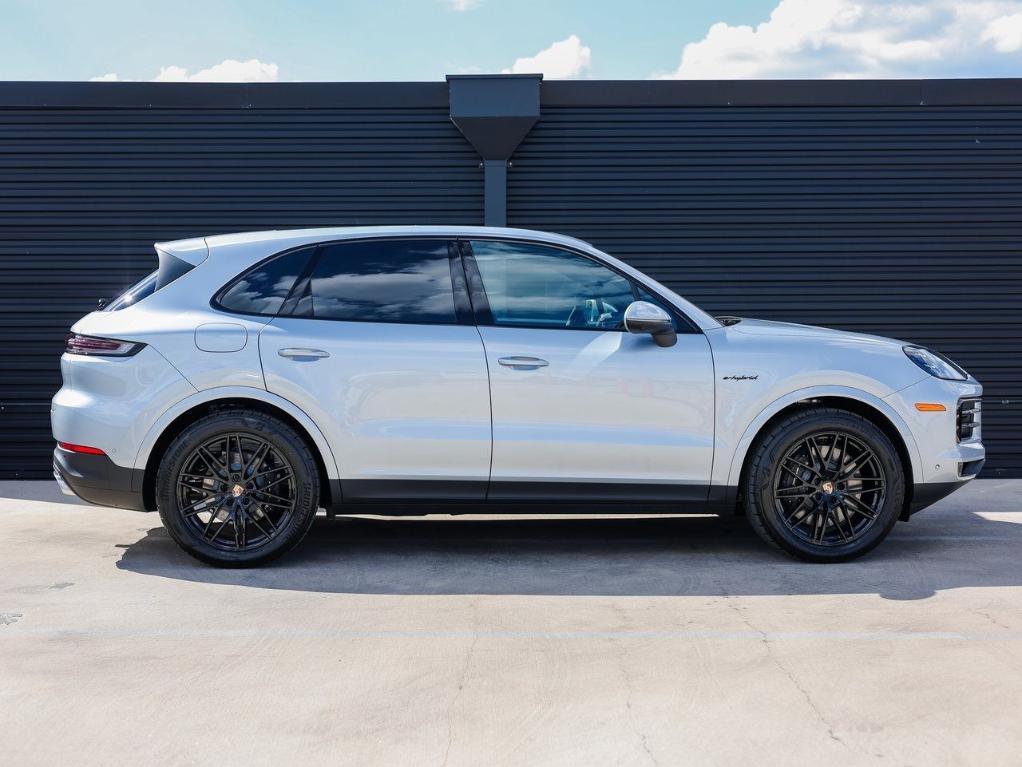 new 2025 Porsche Cayenne car