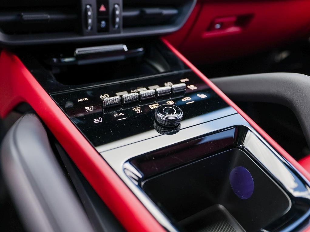 new 2025 Porsche Cayenne car