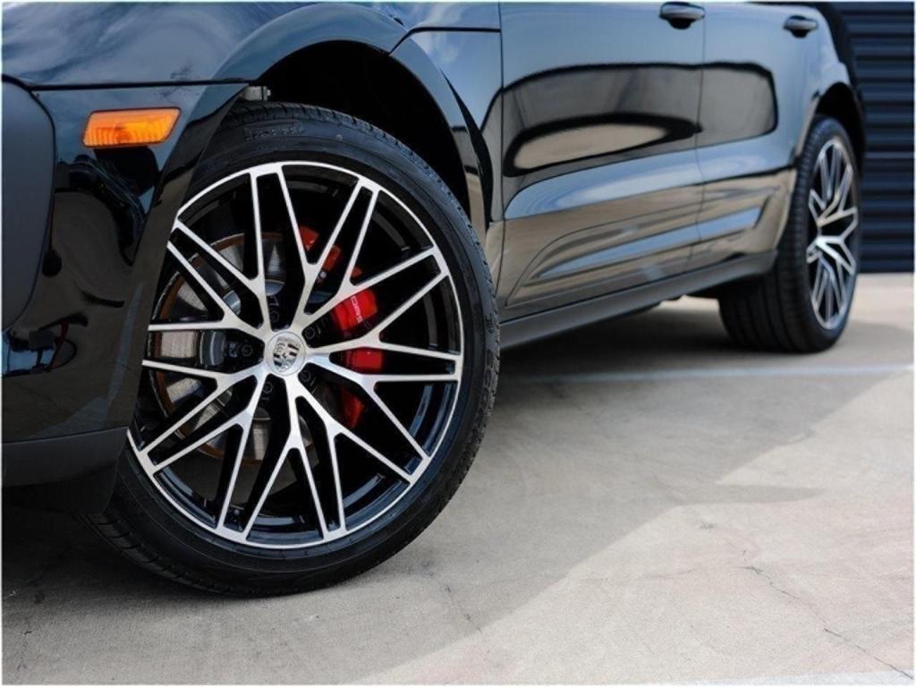 new 2025 Porsche Macan car