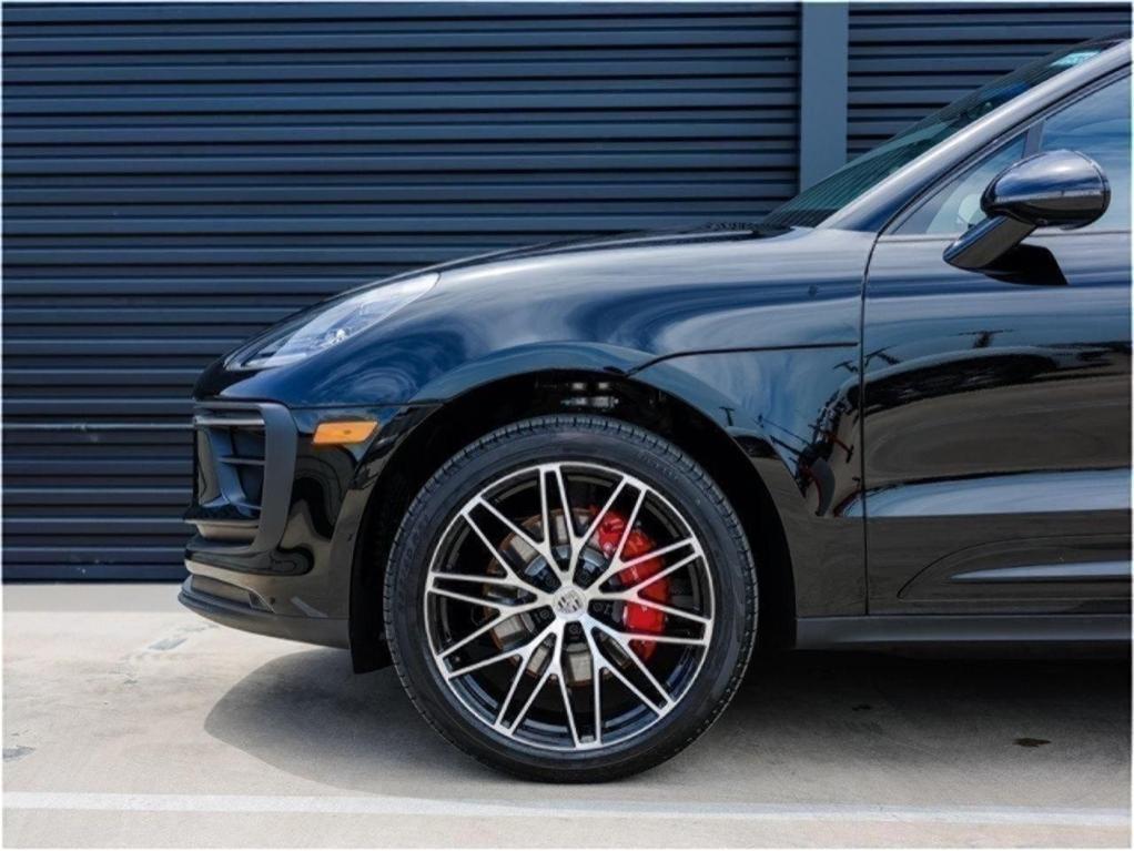 new 2025 Porsche Macan car