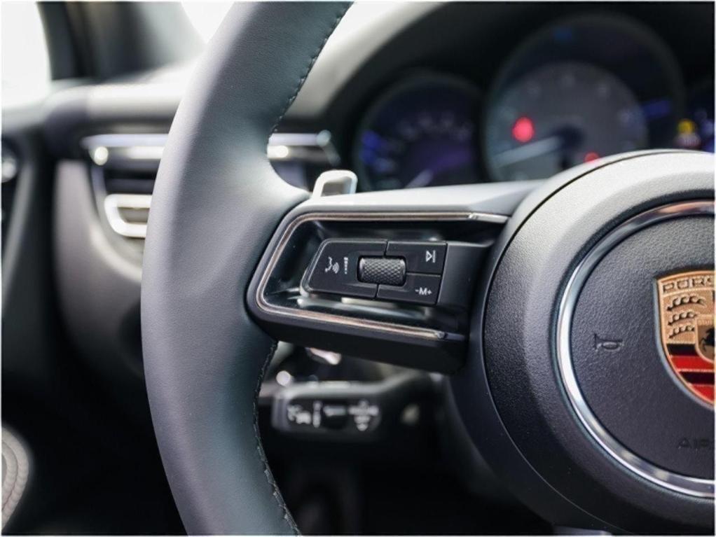 new 2025 Porsche Macan car