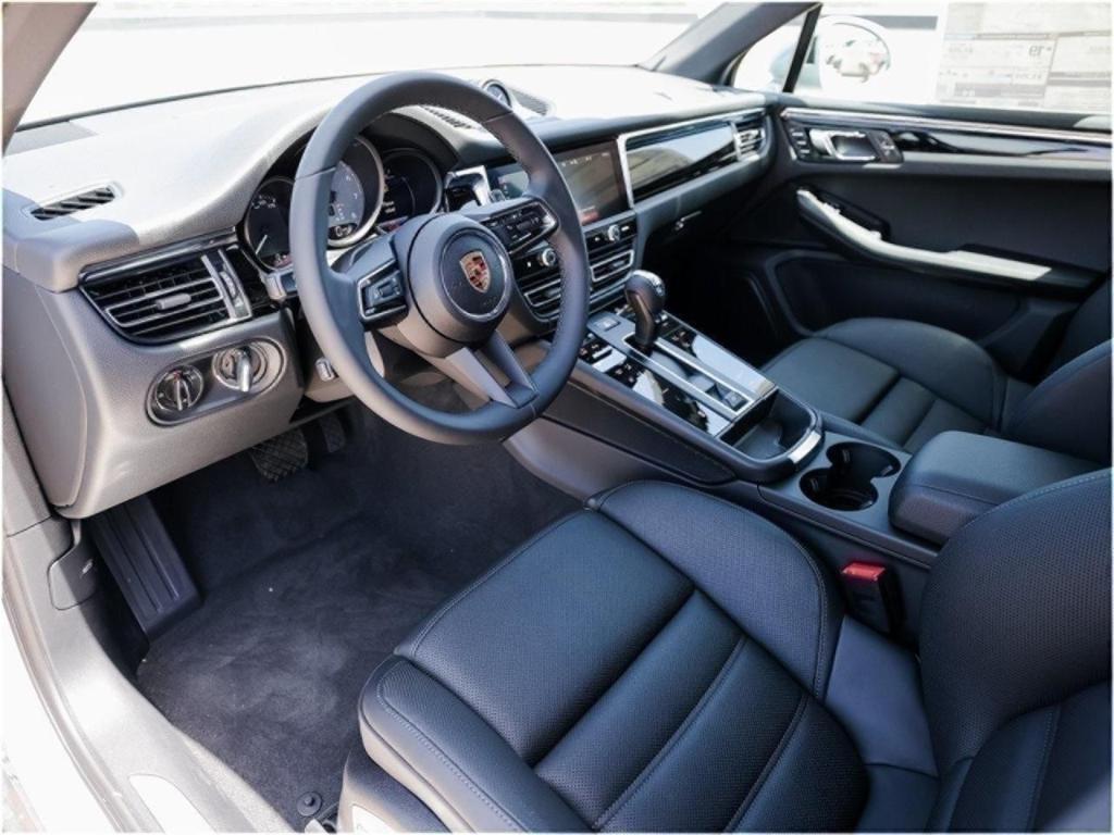 new 2025 Porsche Macan car