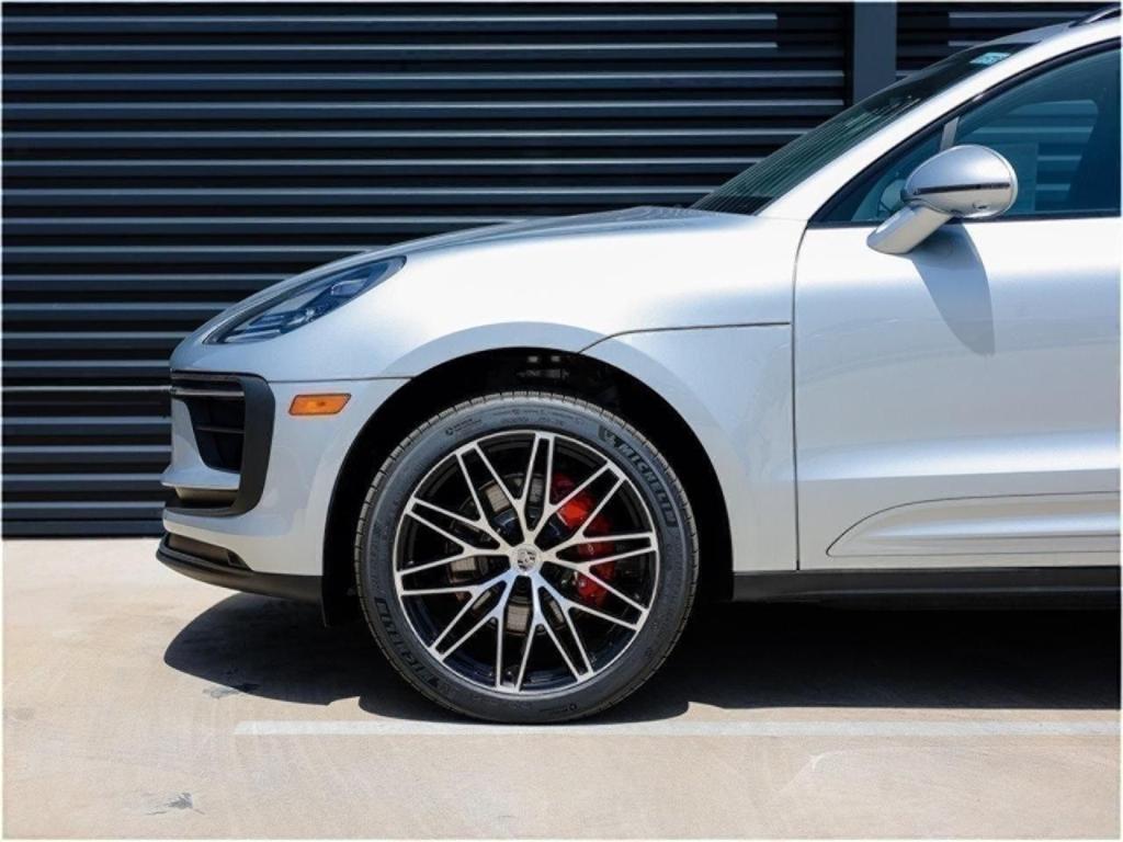 new 2025 Porsche Macan car