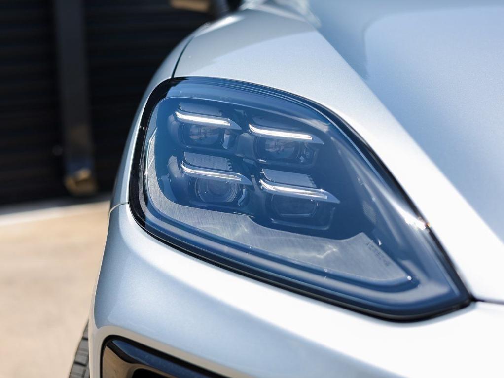 new 2025 Porsche Cayenne car