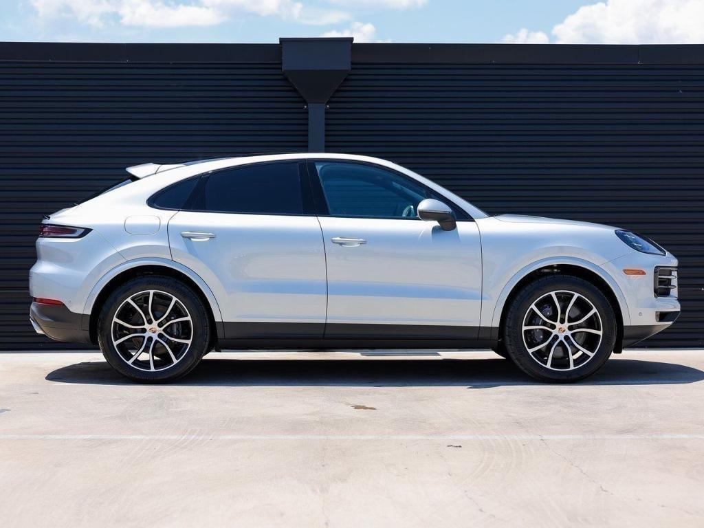 new 2025 Porsche Cayenne car