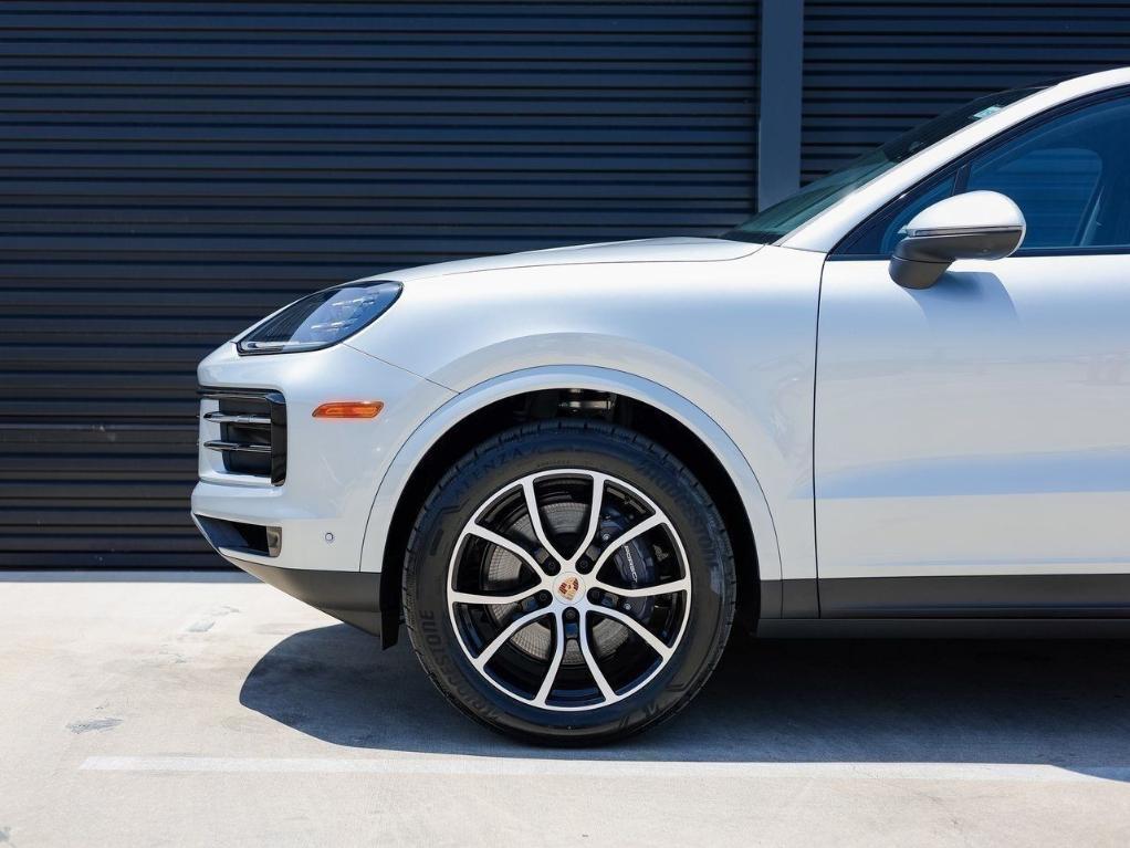 new 2025 Porsche Cayenne car
