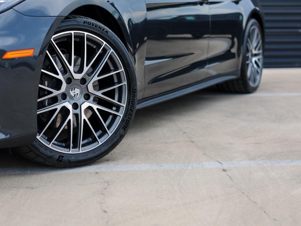 new 2025 Porsche Panamera car