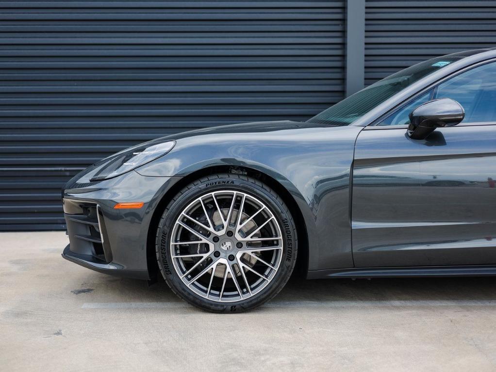 new 2025 Porsche Panamera car