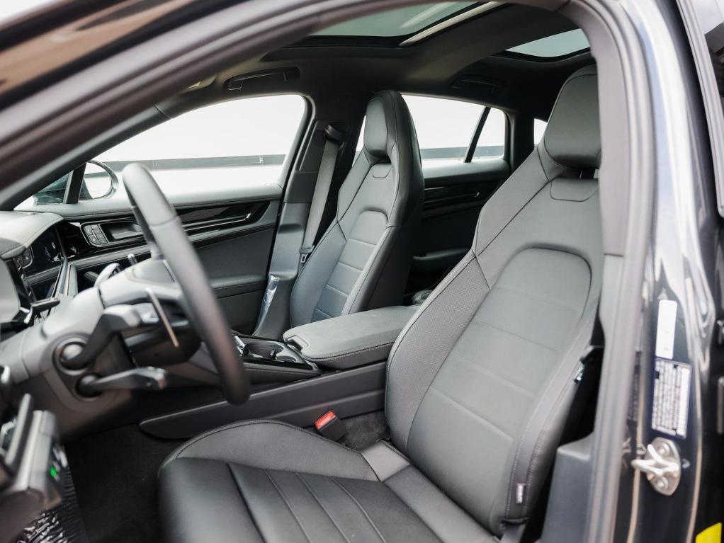 new 2025 Porsche Panamera car