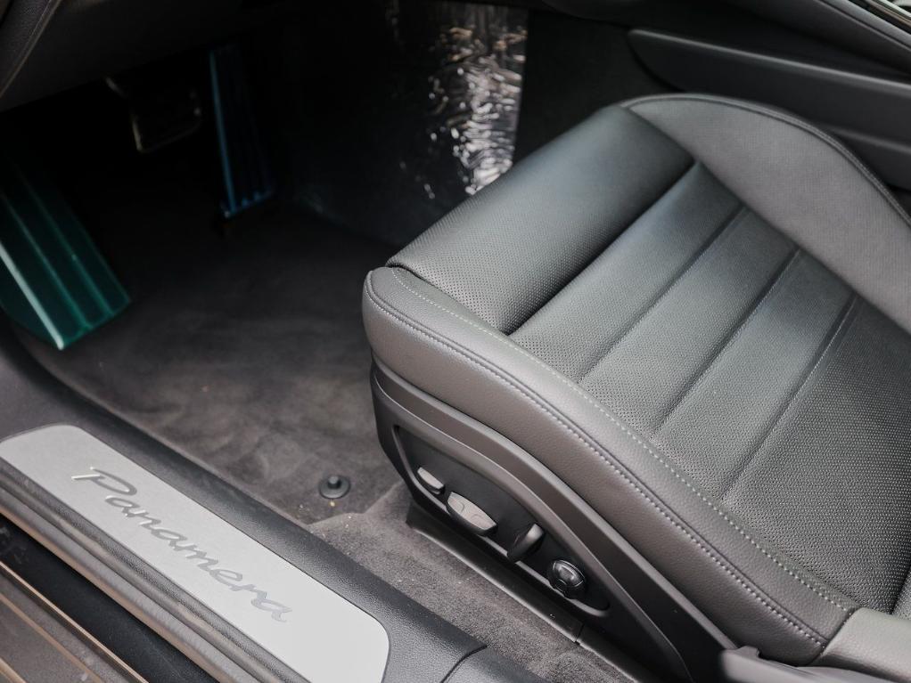 new 2025 Porsche Panamera car