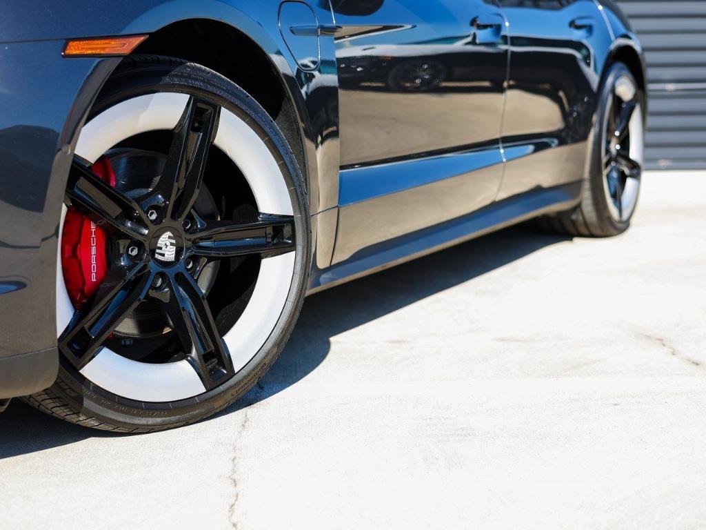 new 2025 Porsche Taycan car