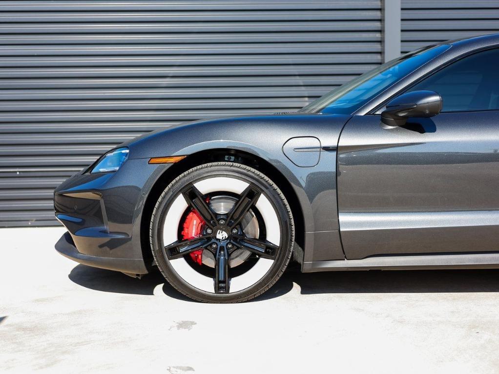 new 2025 Porsche Taycan car