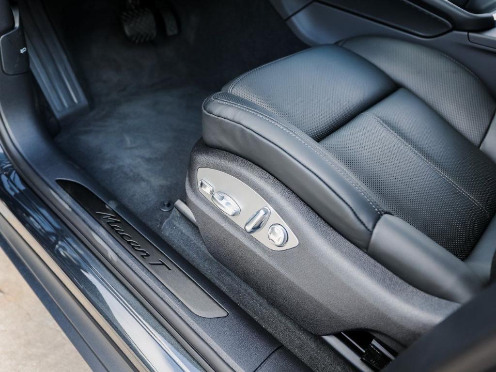 new 2026 Porsche Macan car