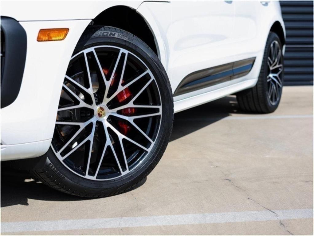 new 2025 Porsche Macan car