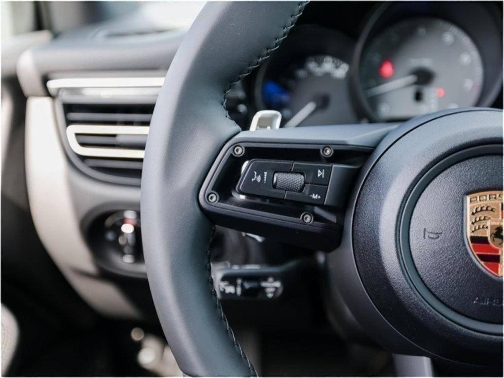 new 2025 Porsche Macan car
