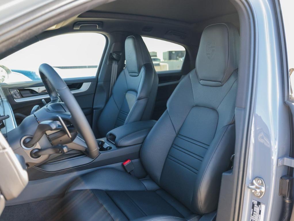 new 2025 Porsche Cayenne car