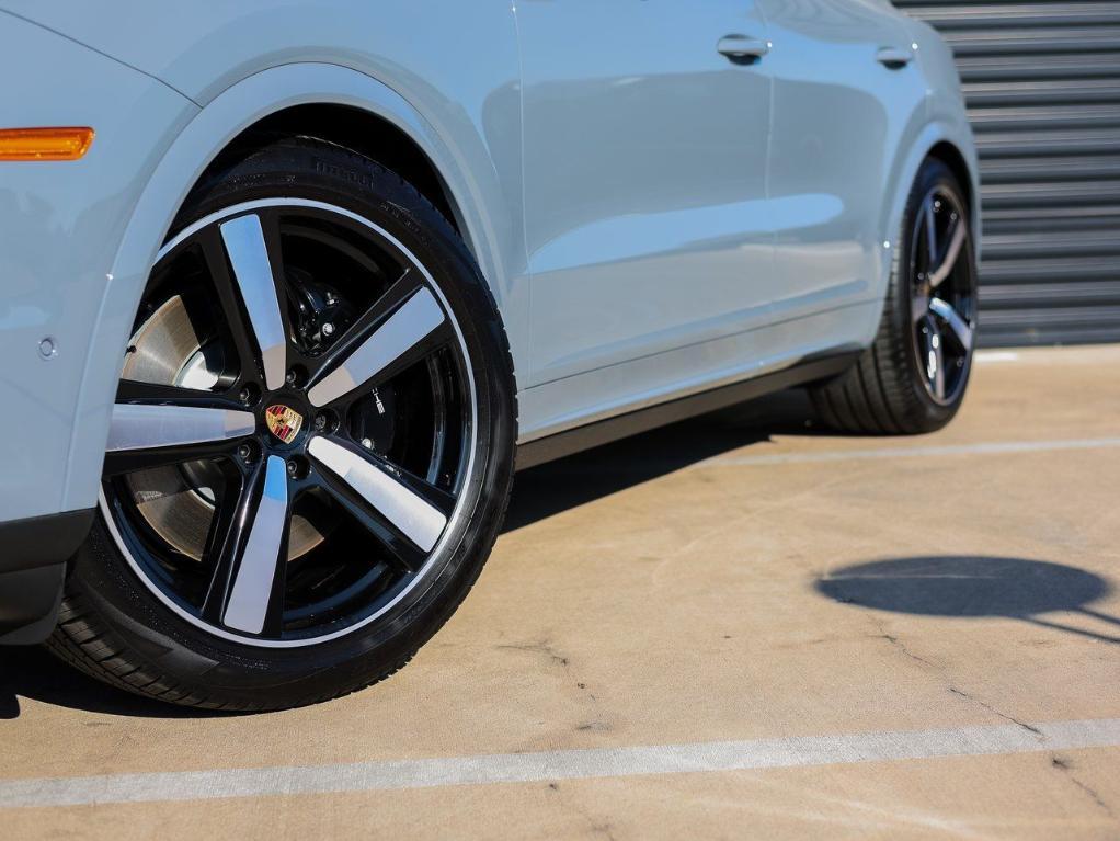 new 2025 Porsche Cayenne car