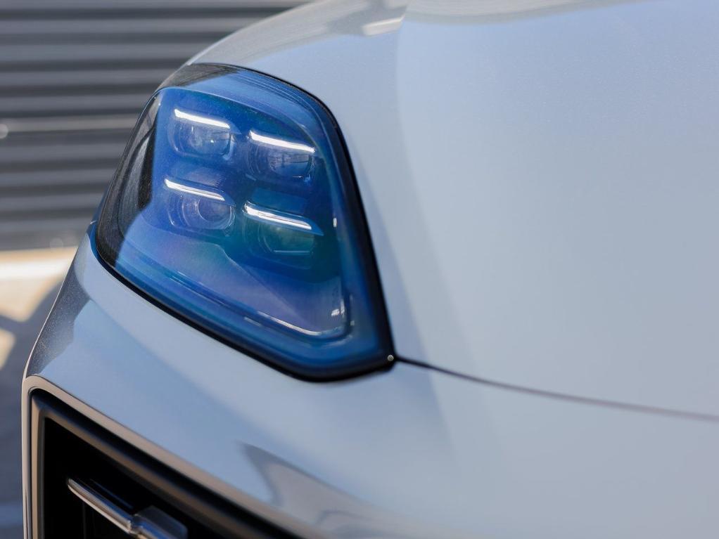 new 2025 Porsche Cayenne car