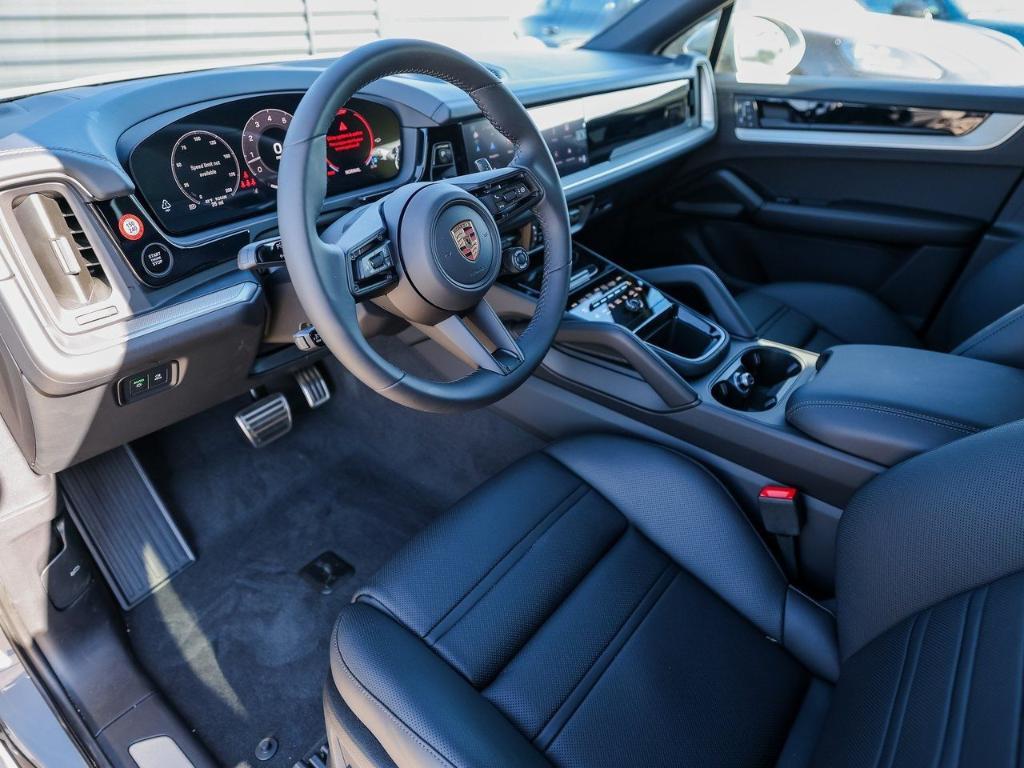 new 2025 Porsche Cayenne car