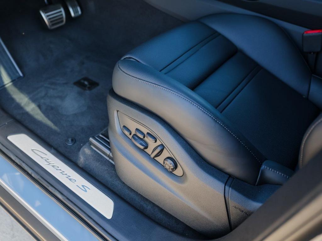 new 2025 Porsche Cayenne car