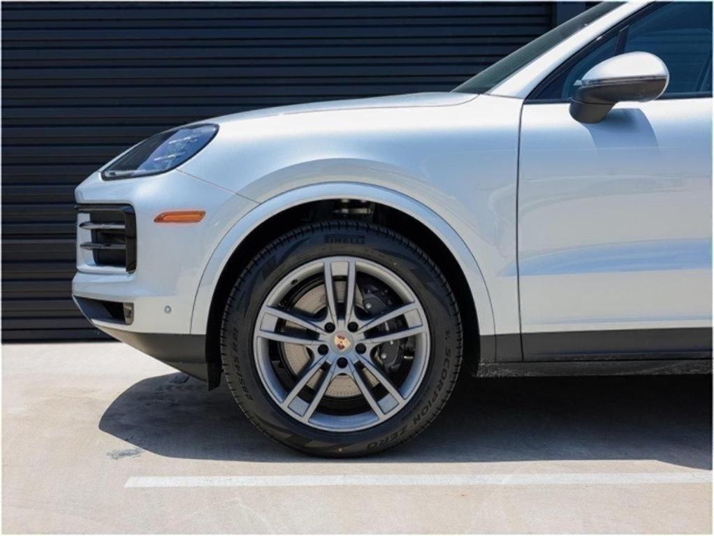 new 2025 Porsche Cayenne car