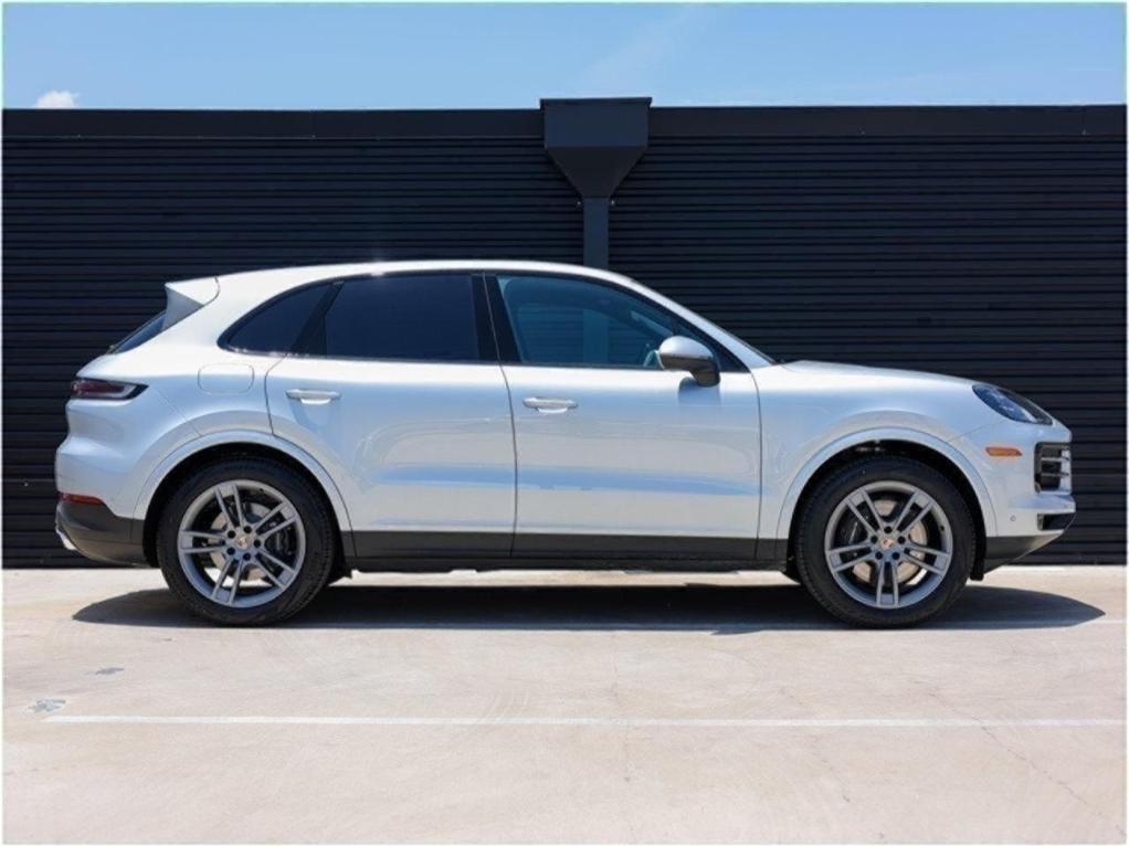 new 2025 Porsche Cayenne car