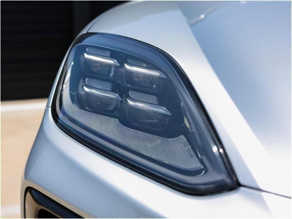 new 2025 Porsche Cayenne car