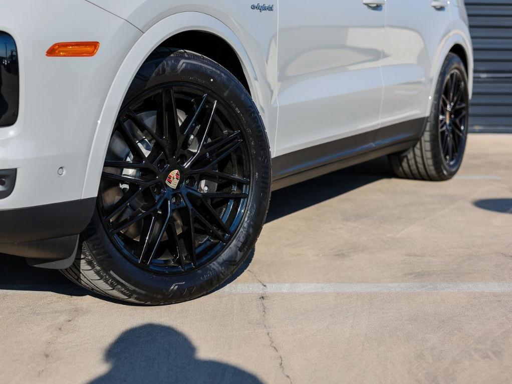 new 2025 Porsche Cayenne car