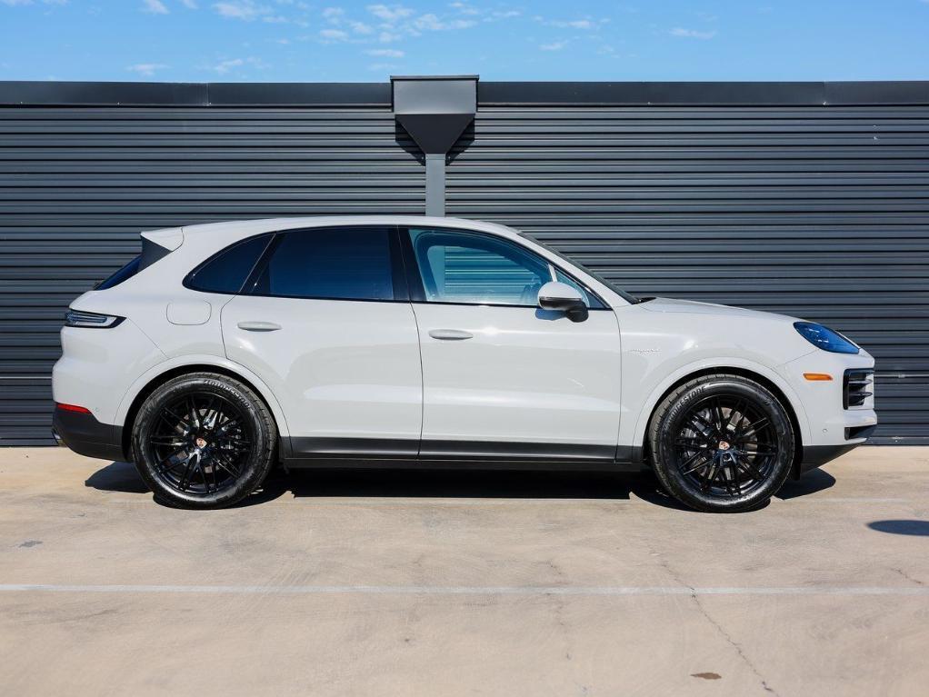 new 2025 Porsche Cayenne car