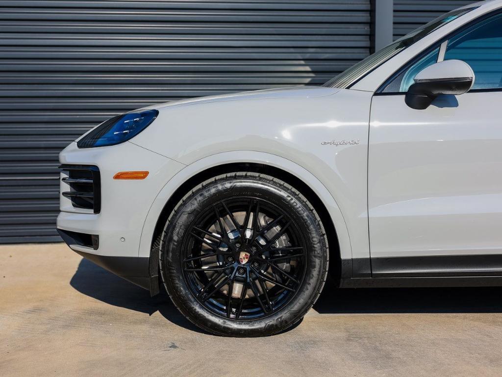 new 2025 Porsche Cayenne car