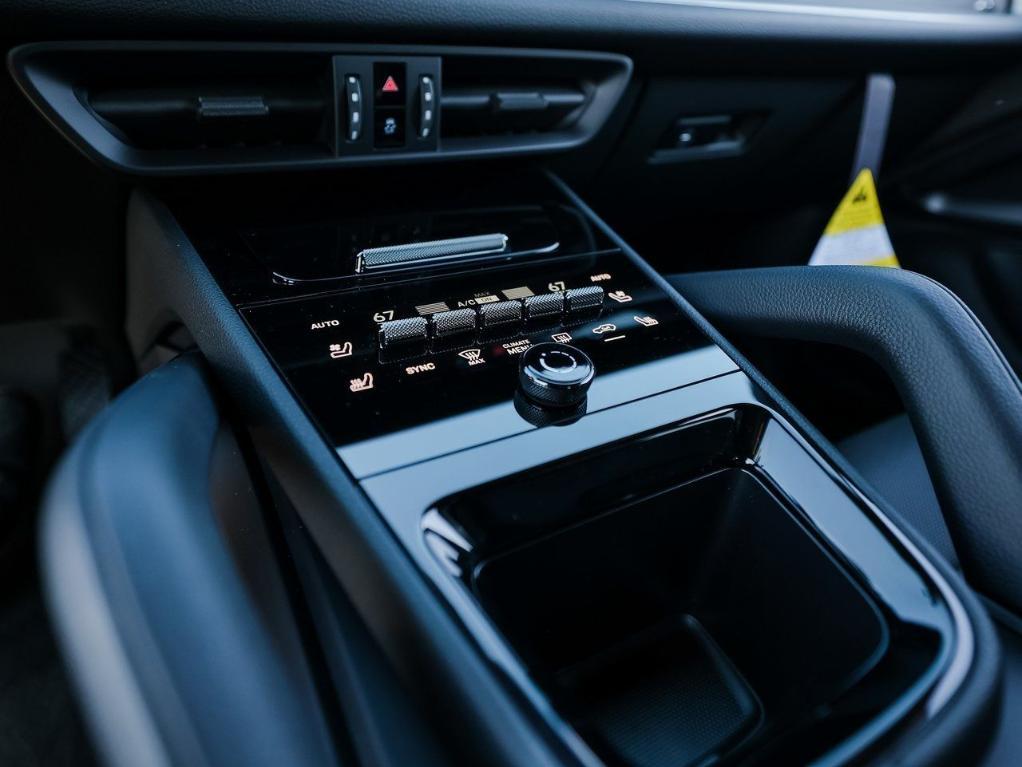 new 2025 Porsche Cayenne car