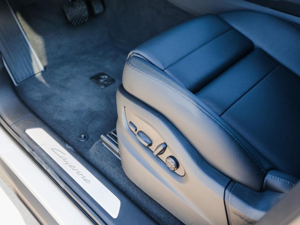 new 2025 Porsche Cayenne car