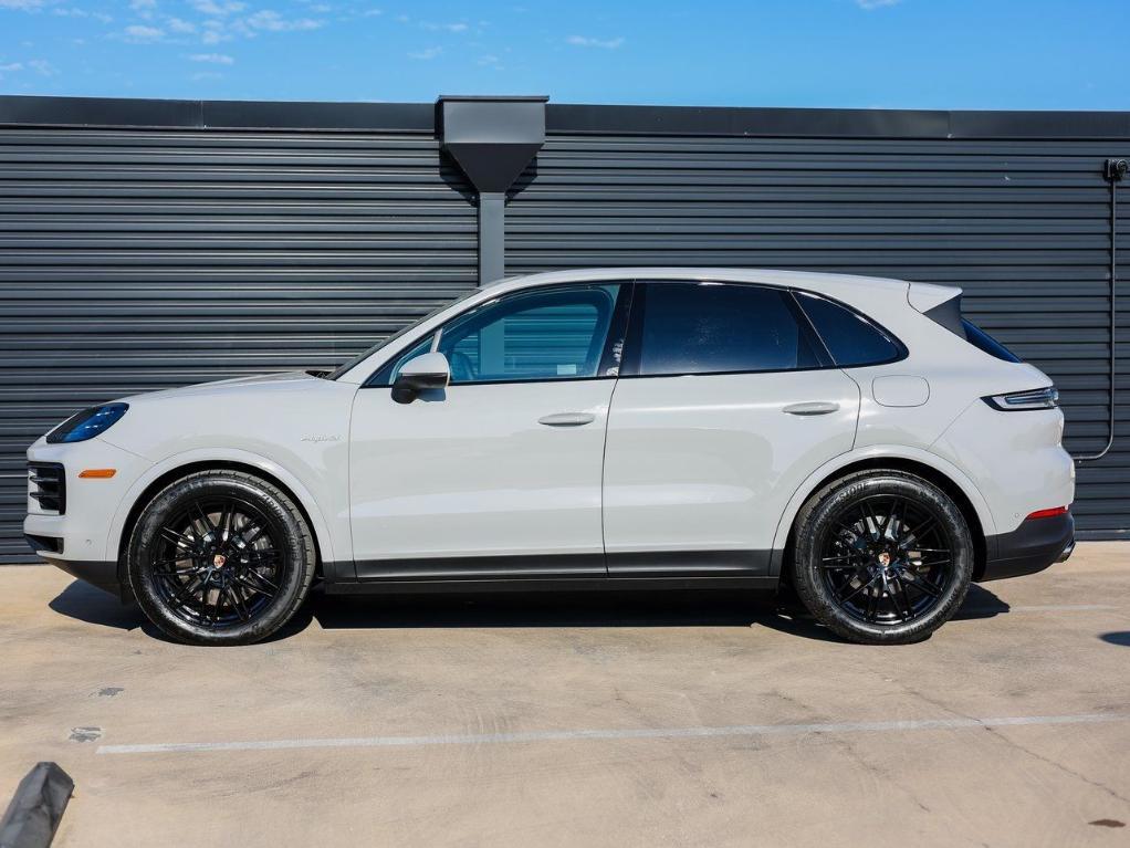 new 2025 Porsche Cayenne car
