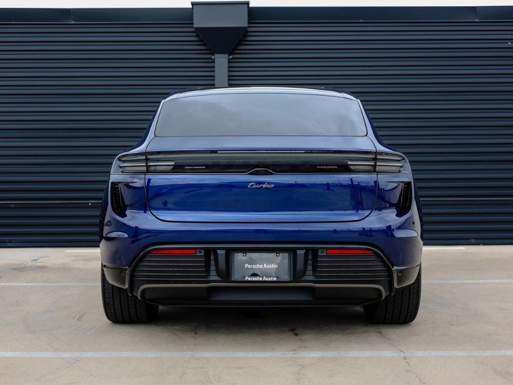 new 2025 Porsche Macan car
