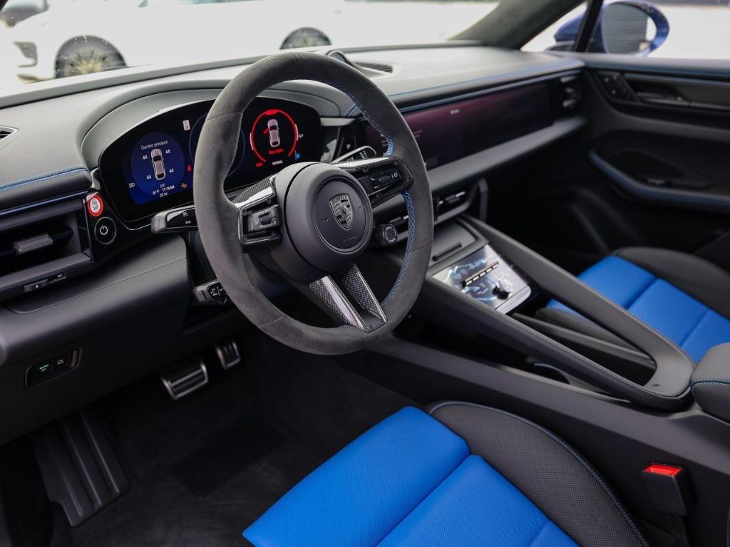 new 2025 Porsche Macan car