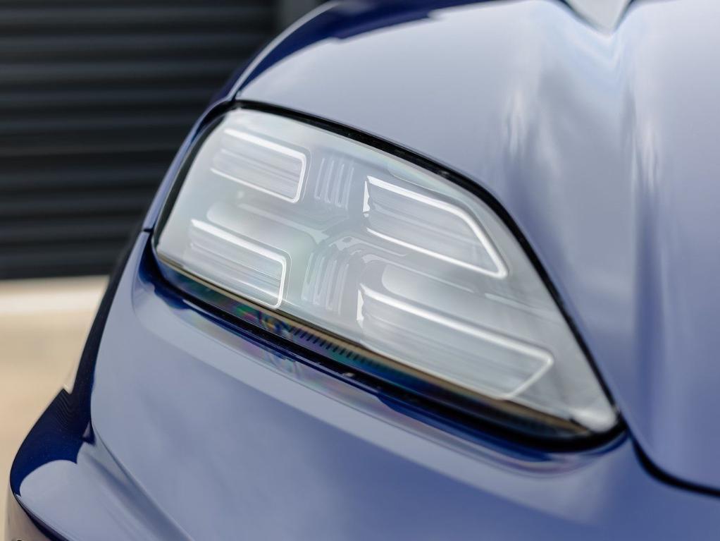 new 2025 Porsche Macan car