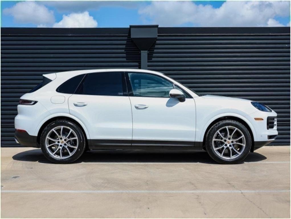 new 2025 Porsche Cayenne car